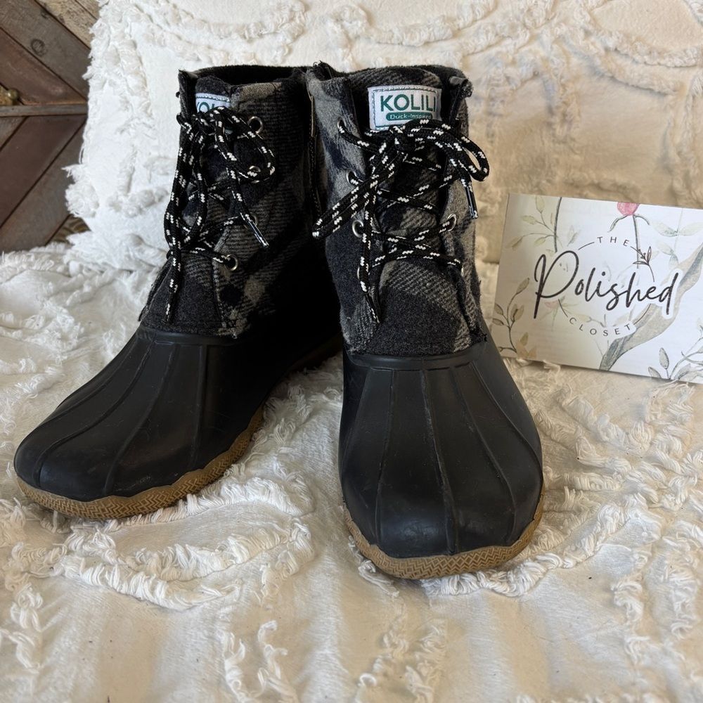 KOLILI Plaid Duck Boots Women’s 7 Gray Black Plaid Lace Up Side Zip Winter Boots